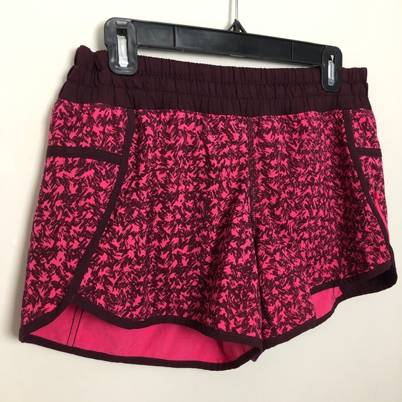 LULULEMON- Tracker Short III Bon Bon Bordeaux - Picture 7 of 13